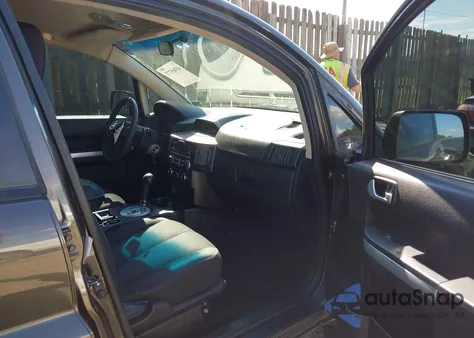 2010 Mitsubishi Endeavor Ls из США, поврежденный, VIN 4A4JM2AS2AE016816